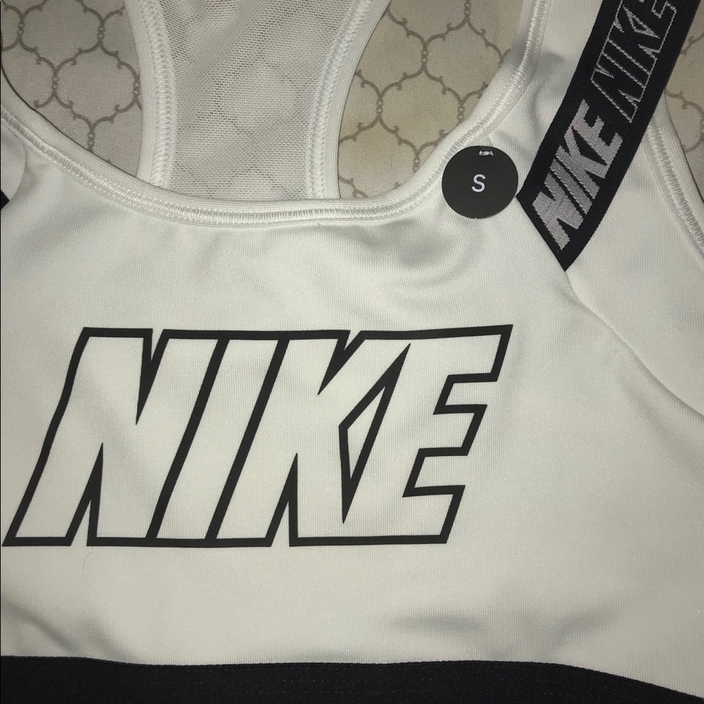 Nike sports braSOLD